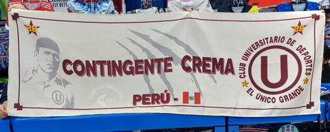 Banderola Contingente Crema Universitario de Deportes